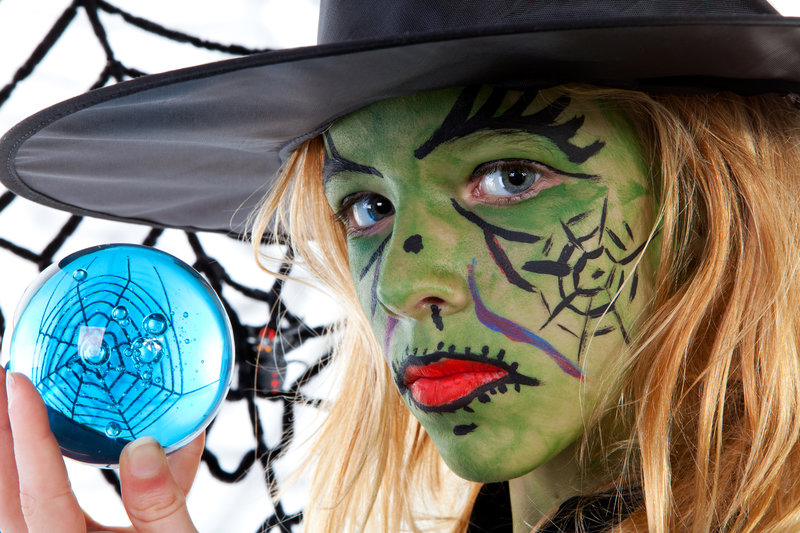 Maquillaje infantil de Bruja de piel verdosa para Halloween