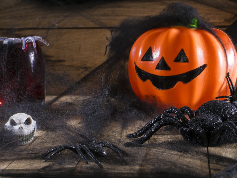 Cazadores de Arañas: Juegos de Halloween para Niños, Supertribus