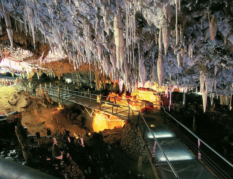 Cueva El Soplao en Supertribus Cuevas y Grutas Espectaculares de España