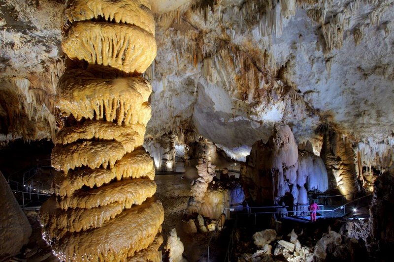 Cueva de Pozalagua en Karrantza Supertribus