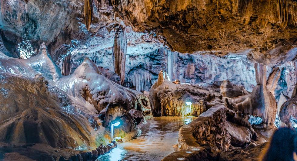 Cueva de Valporquero (Cuevas y Grutas con Encanto por España)