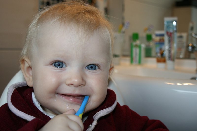Caries en los dientes de leche por Una madre en el dentista